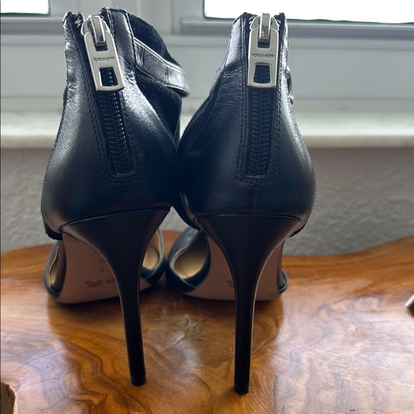 Black High Heels with Pointed Toe and Ankle Strap - Picture 3 of 4